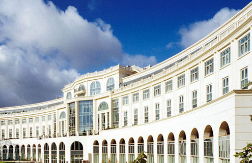 EMR Integrated Solutions today announced a contract with premium hotel, the Ritz Carlton – Powerscourt, to install a new radio-based digital communications system.
